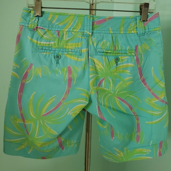 Lilly pulitzer Bermuda shorts,  size 0 - Picture 3 of 6